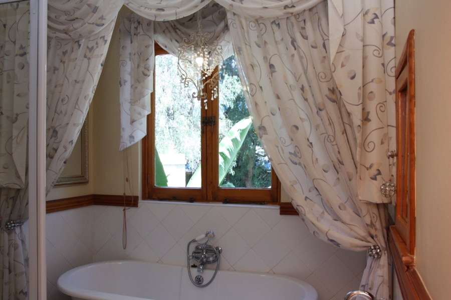 5 Bedroom Property for Sale in Waverley Free State